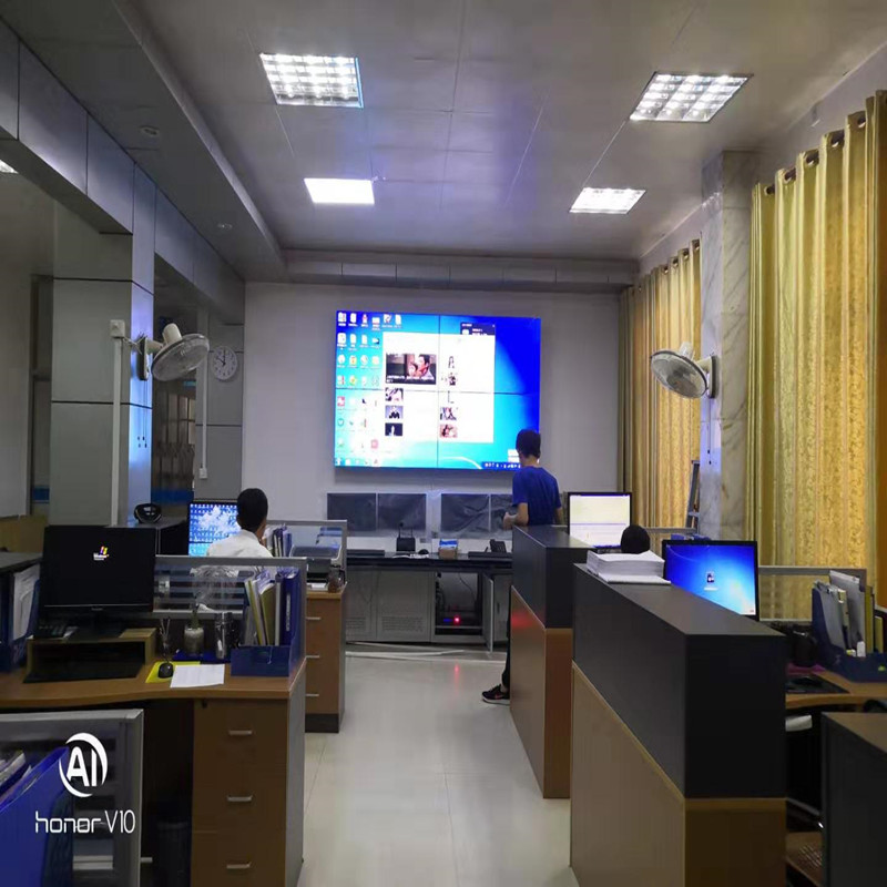 信特安55寸拼接屏入駐福州機(jī)務(wù)段質(zhì)量分析室