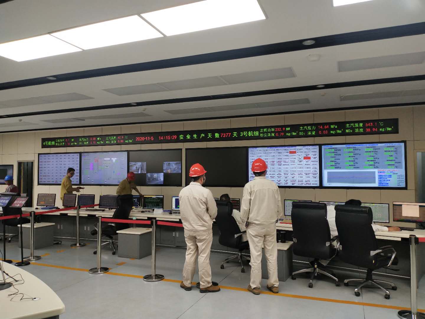 信特安86寸液晶監(jiān)視器入入駐舟山某集團(tuán)